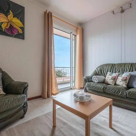 Miradouro House By Sam