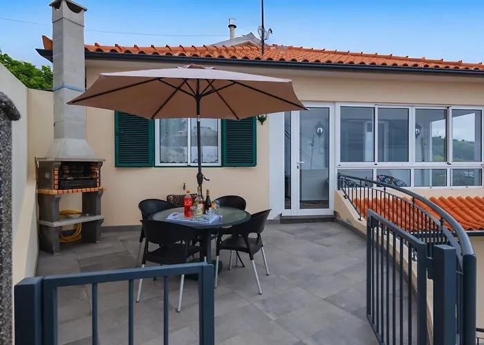 Miradouro House By Sam